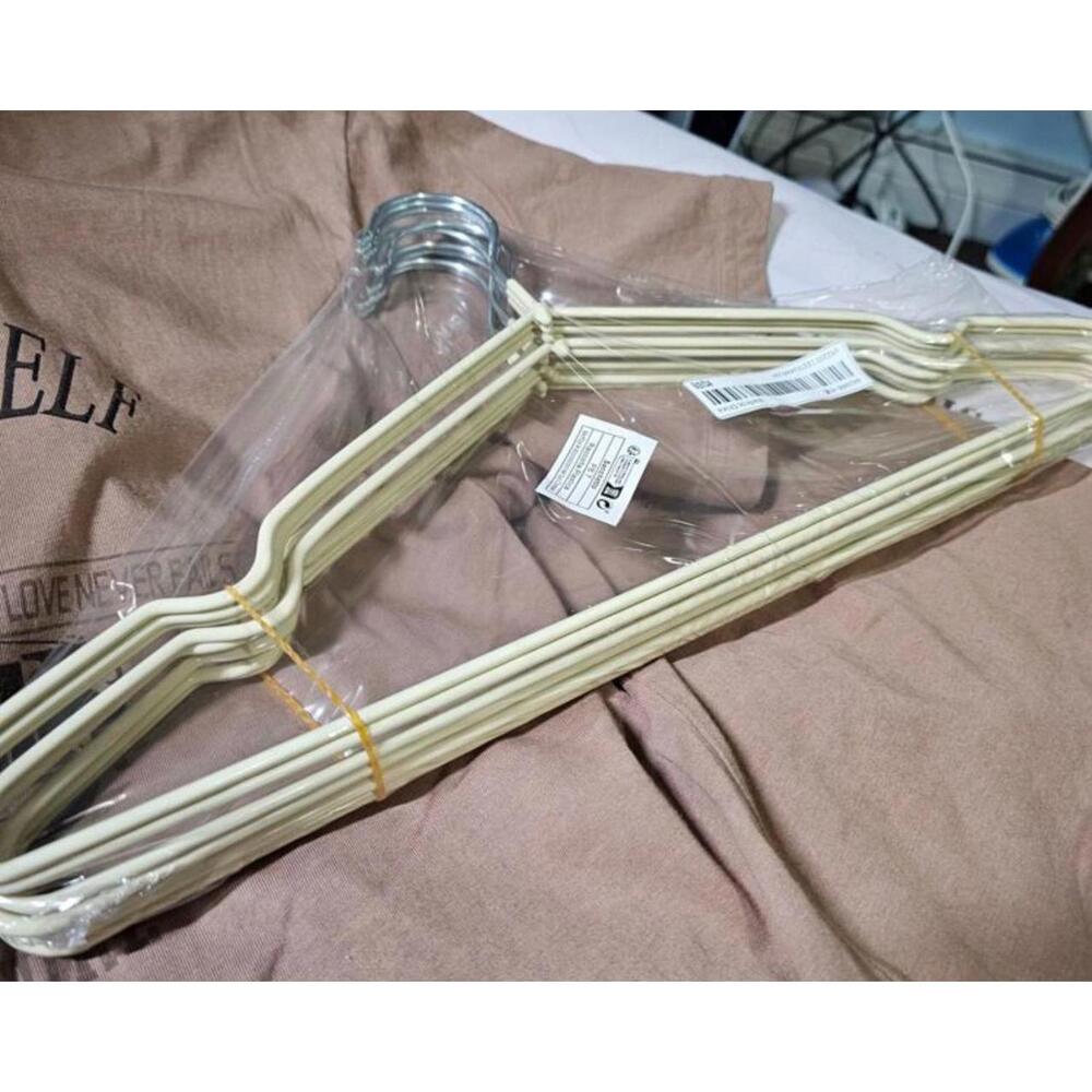 hangers - Picture 4 of 4